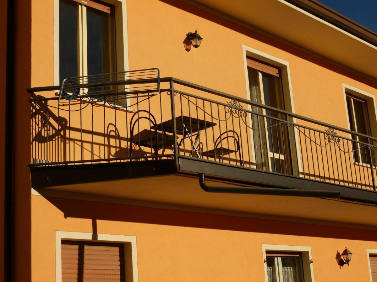Apartament Casa Teodoro - Gelsomino, Ulivi & Orchidea Tignale Zewnętrze zdjęcie